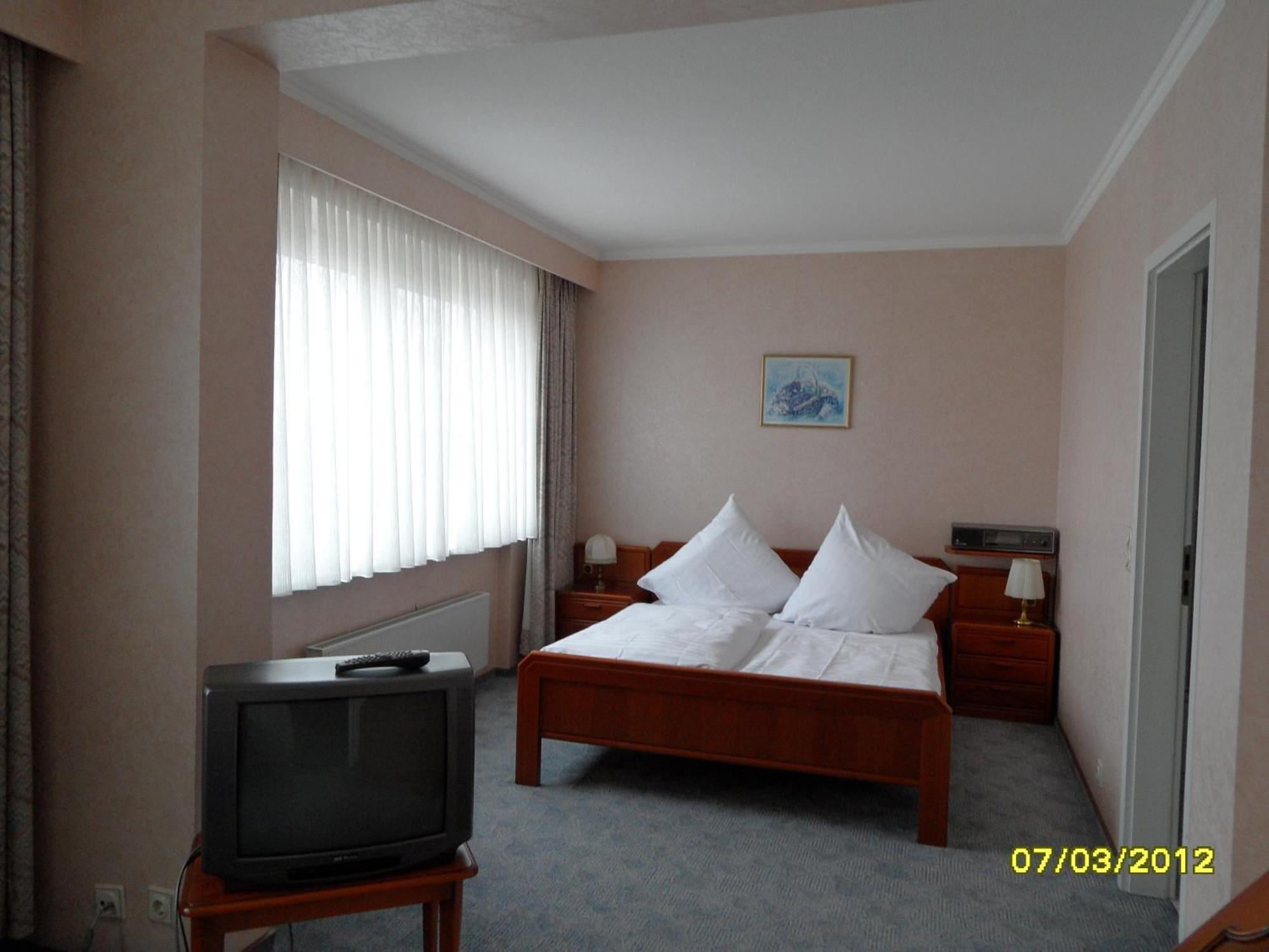 Wiking Hotel Генштедт-Ульцбург Екстер'єр фото